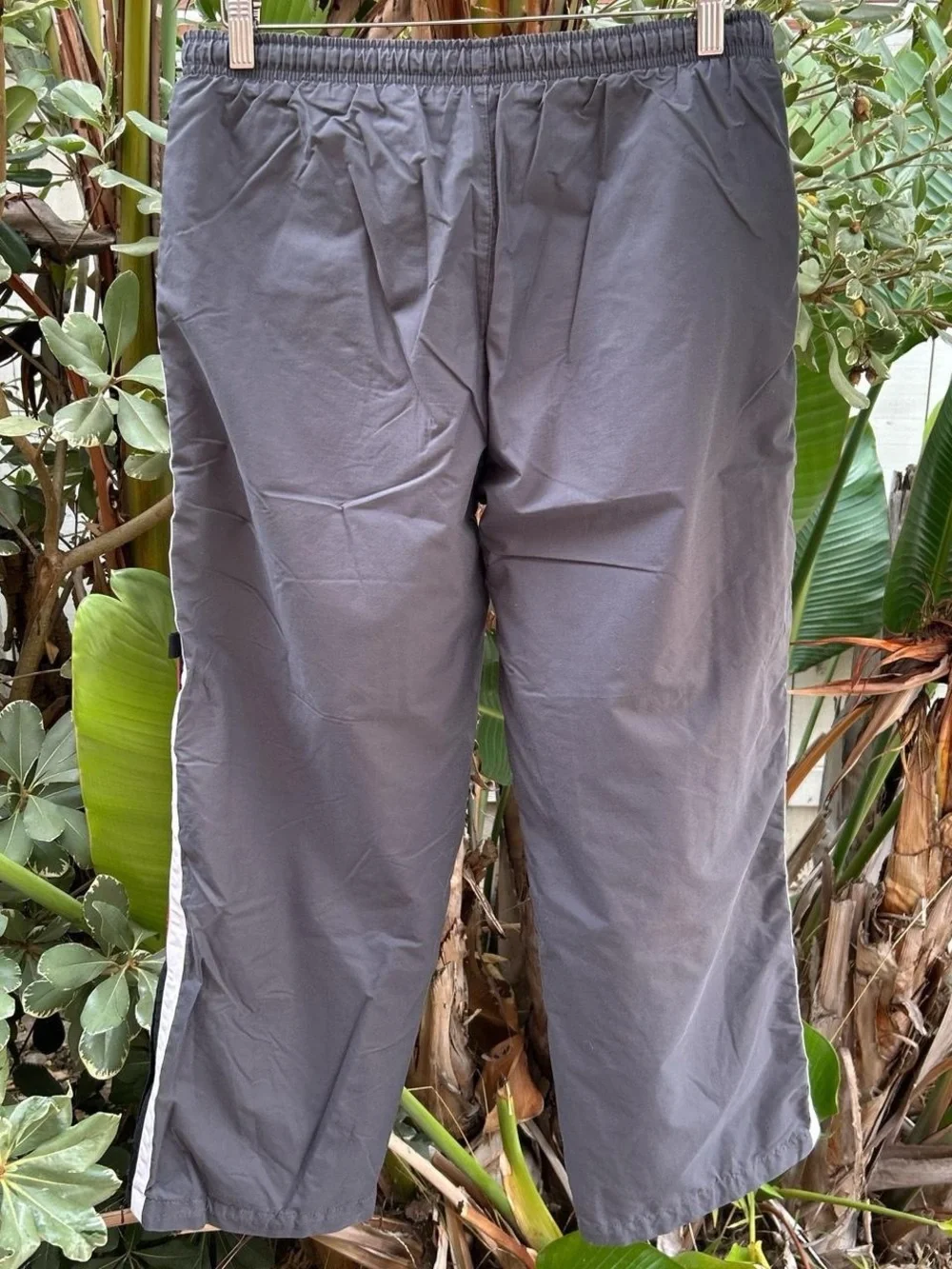 Vintage 2000s Nike Boys L 14-16 Gray Red Stripe Track Pants